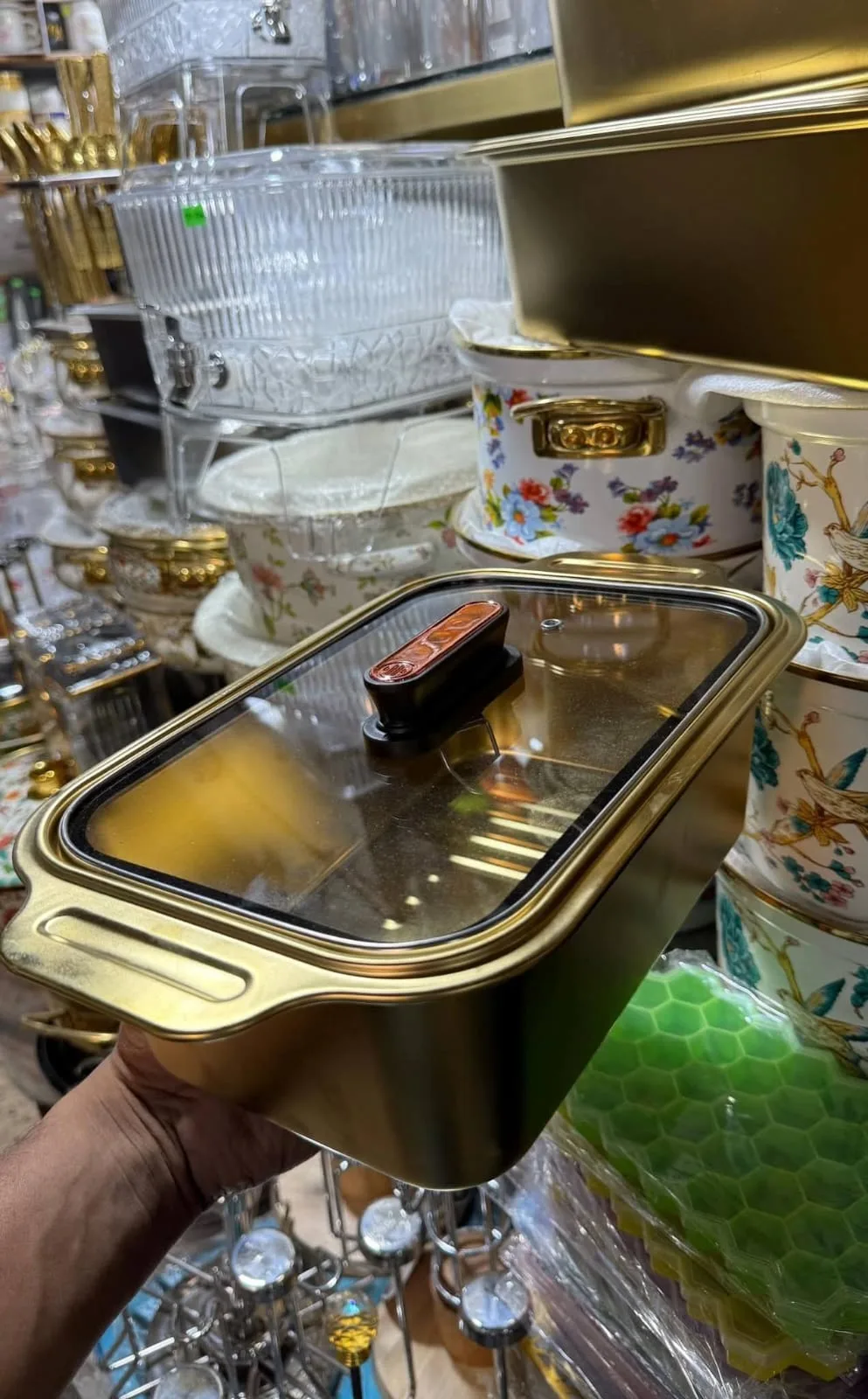 3pc ss Golden servingdish with glass lid - Image 3